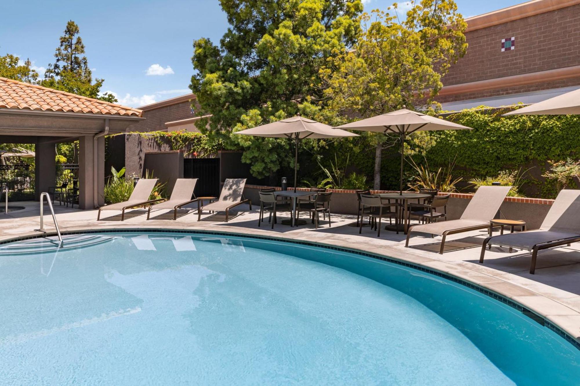 Courtyard Ventura Simi Valley Kültér fotó