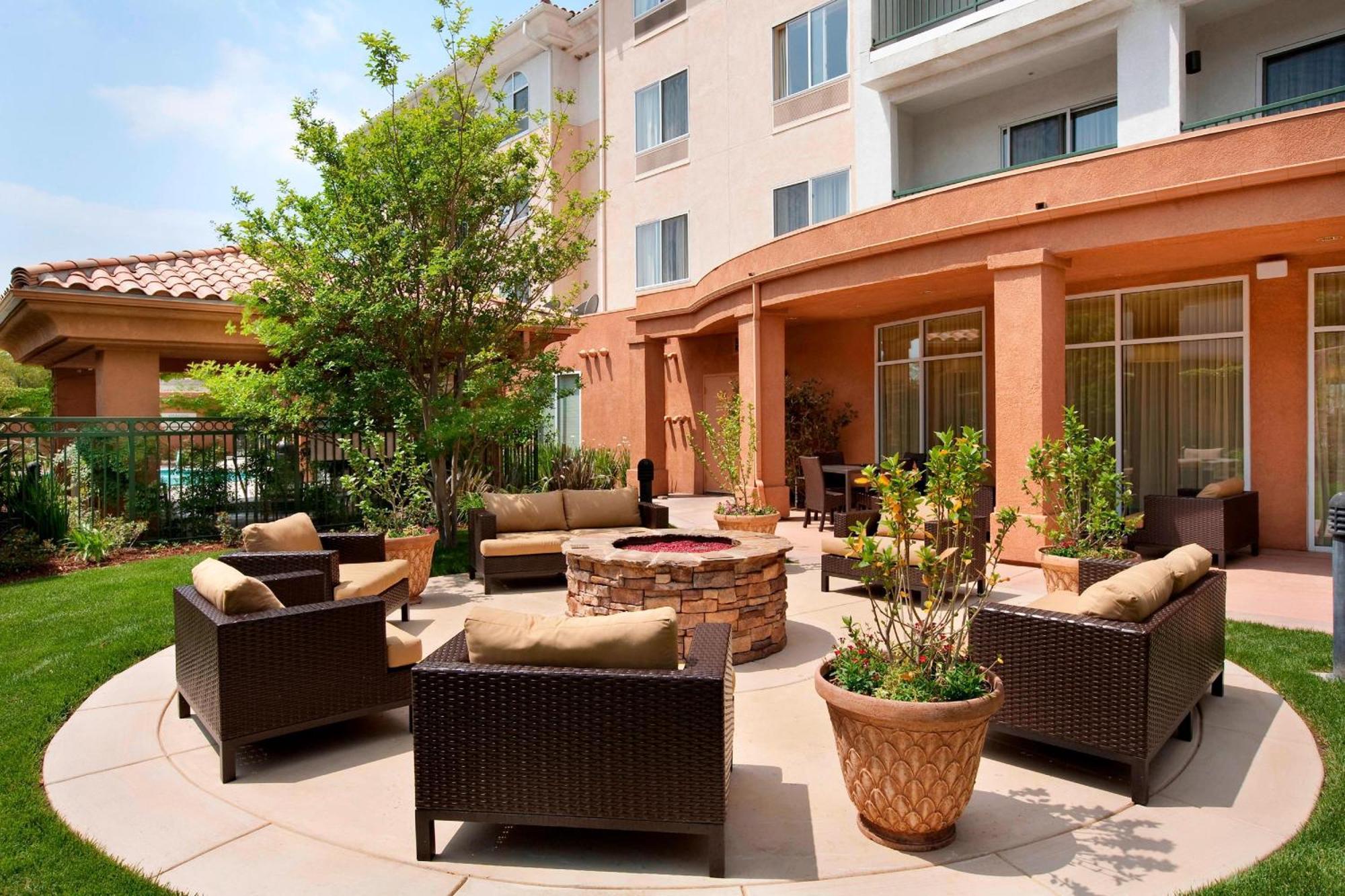 Courtyard Ventura Simi Valley Kültér fotó